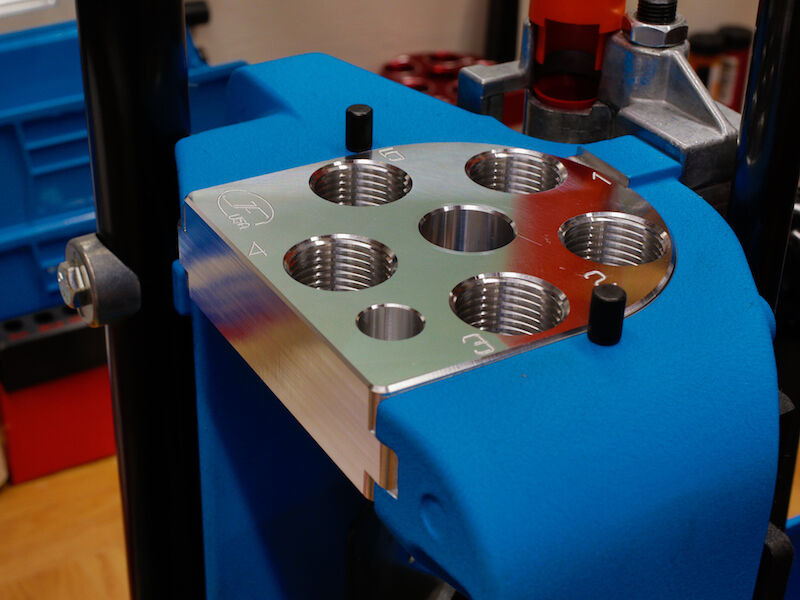 Dillon XL650-750 Style tool head Billet Aluminum CNC Made and holder (Bundle)